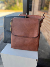 Load image into Gallery viewer, Zipper Flap Concealed Carry Crossbodyo