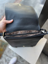 Load image into Gallery viewer, Jesse and James Saddle Bag Crossbody