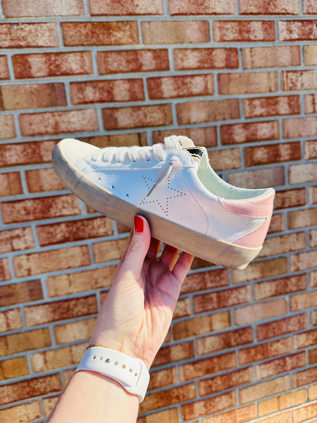 Mia Pearl Sneaker