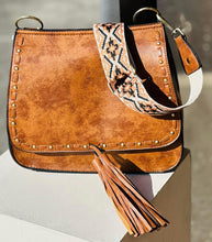 Load image into Gallery viewer, Oversize Saddle Crossbody Purse