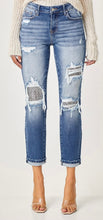Load image into Gallery viewer, Mid-Rise Sequin Patch Risen jeans